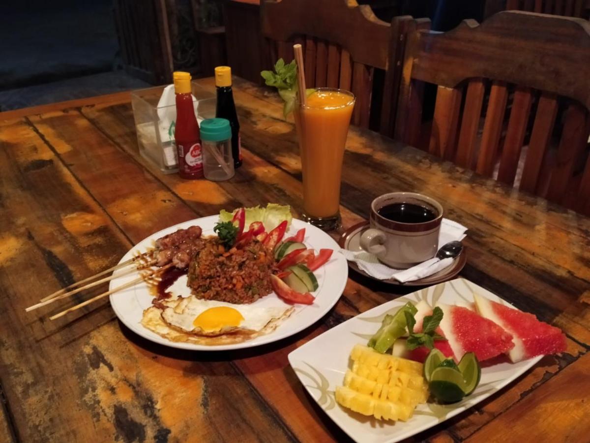 Aldi'S Bungalow Bed & Breakfast Kuta  Bagian luar foto